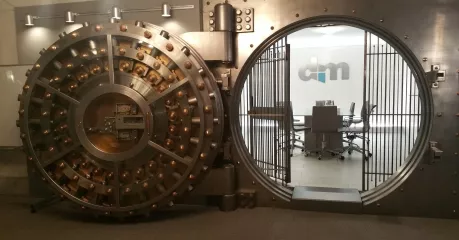 vault-1144249_1920-min.jpg