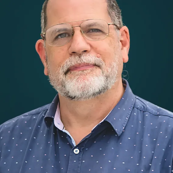 tyler_cowen_2.png Tyler Cowen Headshot